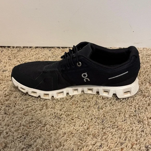 On Running Women’s Black Athletic Shoes - Picture 4 of 7